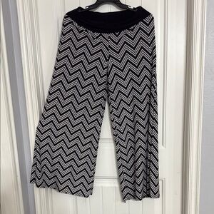 Avenue Black and White Chevron Wide-Leg Pants